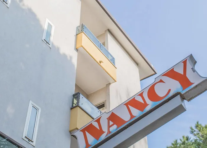 Nancy Hotell 2*